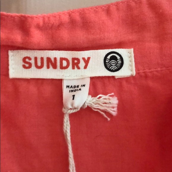 Sundry Top - Picture 2 of 3